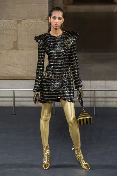 Look 32